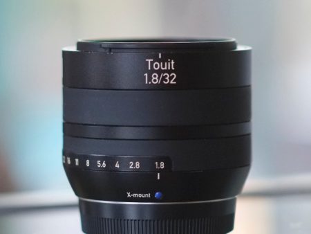 Zeiss Touit Planar 32mm f1.8 T* for Fuji X Online Hot Sale