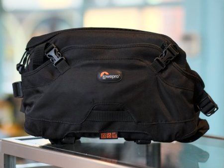 Lowepro Inverse 200 on Sale