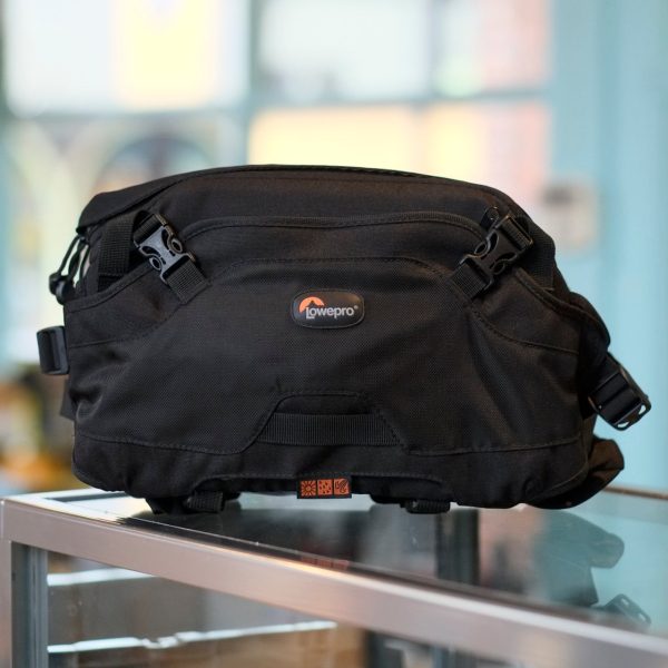 Lowepro Inverse 200 on Sale